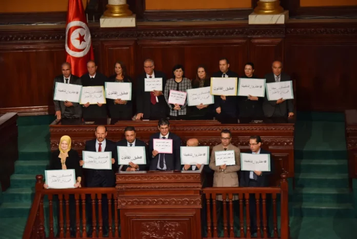 تدني مستوى الخطاب السياسي جزء من الأزمة التي تمر بها البلاد