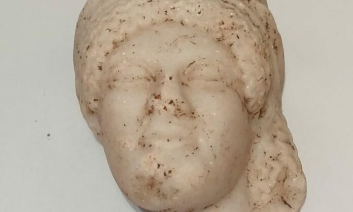 صورة قناع مرمر قرطاج