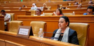 وزارة الثقافة تواجه الانتقادات بعقلية إيجابية وتقرر الانفتاح أكثر على الإعلام صورة وزيرة الثقافة